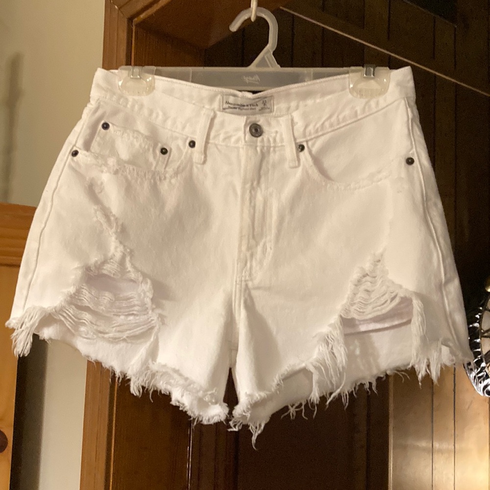 Abercrombie & Fitch Distressed White Denim Shorts. Size 4 or 27